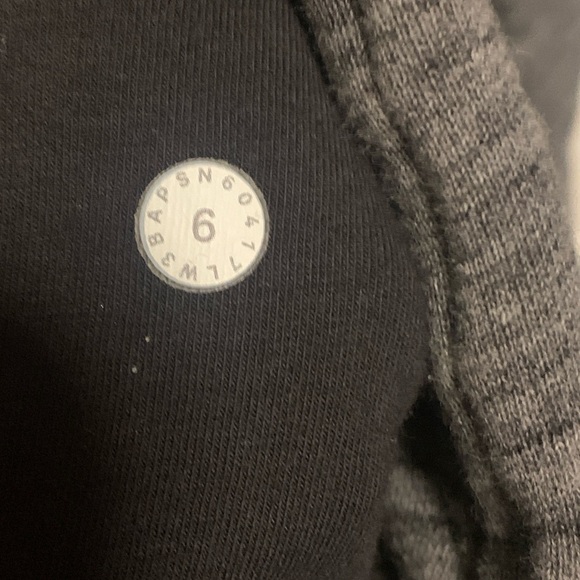 Lululemon sweatshirt size 6 - Picture 4 of 4